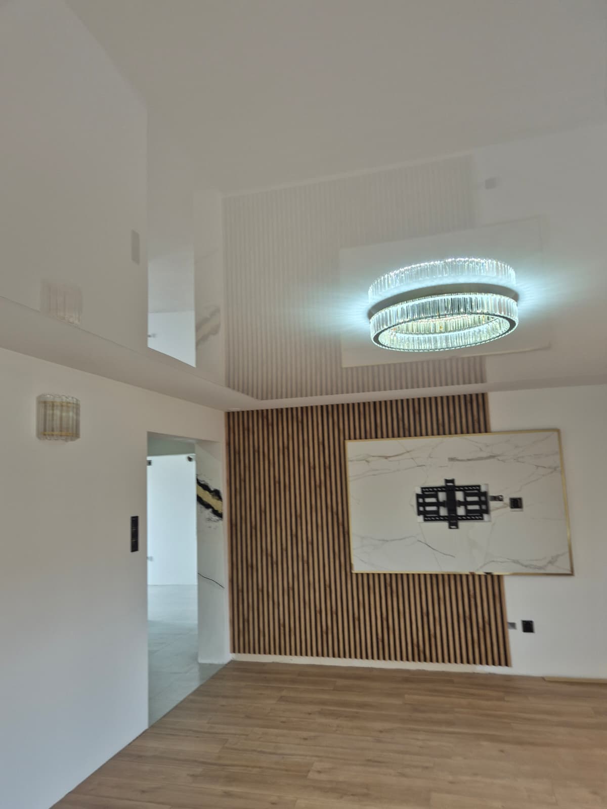 Sufit napinany — realizacja firmy Nowoczesne Sufity Napinane