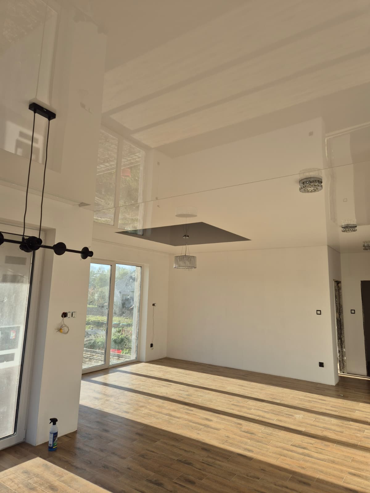 Sufit napinany — realizacja firmy Nowoczesne Sufity Napinane